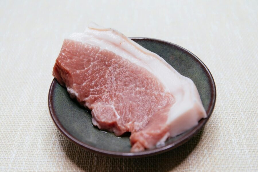 Sultingi karbonadai be sudėtingų ingredientų: receptas su majonezu, kuris visada pavyksta