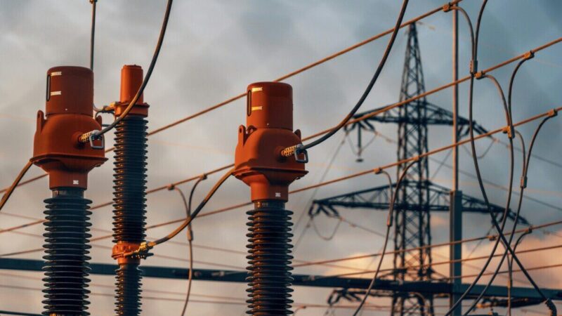 Žiema spaudžia gyventojų pinigines: įspėja apie augančias kainas visiems energijos ištekliams