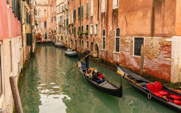 Ne papildomai, o kitų sąskaita? Ministerija paaiškino, kaip bus finansuojama Venecijos bienalė