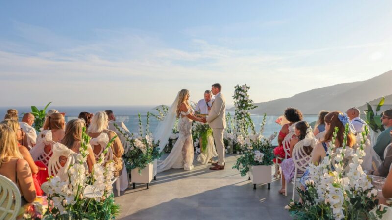 Vestuvių svečių apranga: svarbiausios taisyklės, kaip pasirinkti tinkamą suknelės spalvą