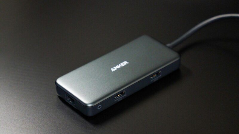 „Anker“ pristato naują kelioninį adapterį: vos 110 gramų sveriantis sprendimas jūsų lagaminui