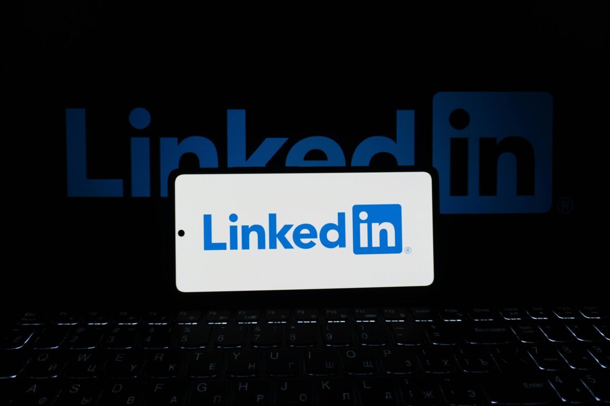 Tai gali paliesti ir jus: ekspertai ragina skubiai pasitikrinti, kas slypi už „LinkedIn“ ryšių