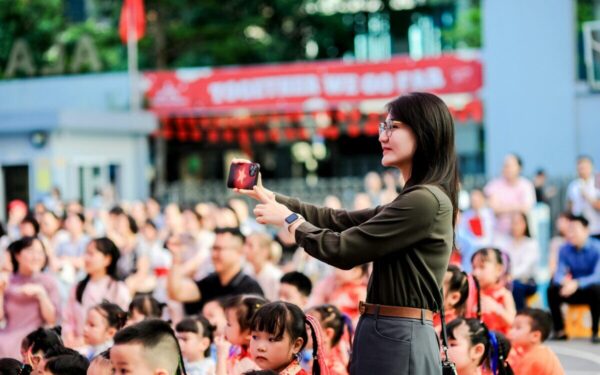 „Xiaomi 17 Ultra“ išmaniojo telefono atnaujinimas: geresnis veikimas naktį ir naujas „Leica“ režimas