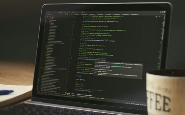 Dirbtinis intelektas įgauna daugiau kontrolės: „Anthropic“ pristato pusiau autonominį Claude režimą