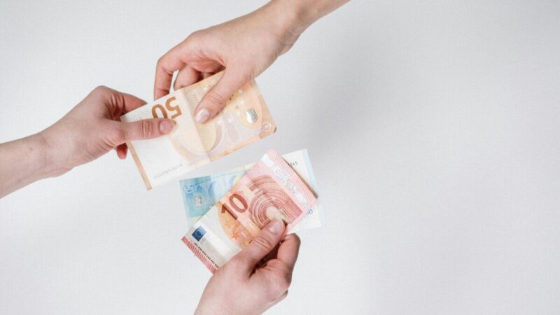 Sausio šildymo sąskaitos kelia nerimą: LŠTA prezidentas atskleidė, ko laukti