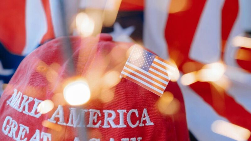 Trumpo sprendimas smogti Iranui sulaukė stiprios reakcijos: apklausos atskleidė, ką galvoja amerikiečiai