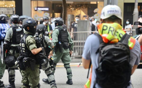 Žurnalistai vis dažniau tampa taikiniais, signalai apie spaudos laisvės silpnėjimą stiprėja