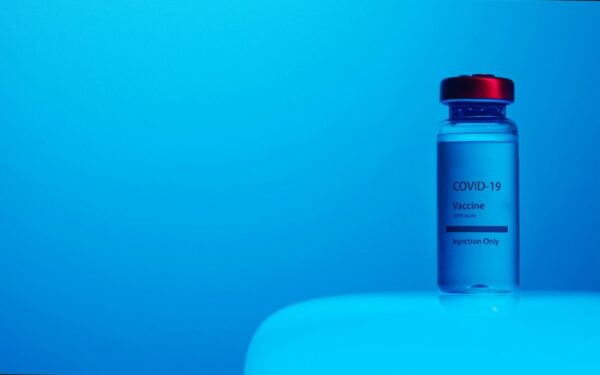 Vakcinos, kurios turėjo gelbėti, bus sunaikintos:  kas atsakys už šį brangų sprendimą?