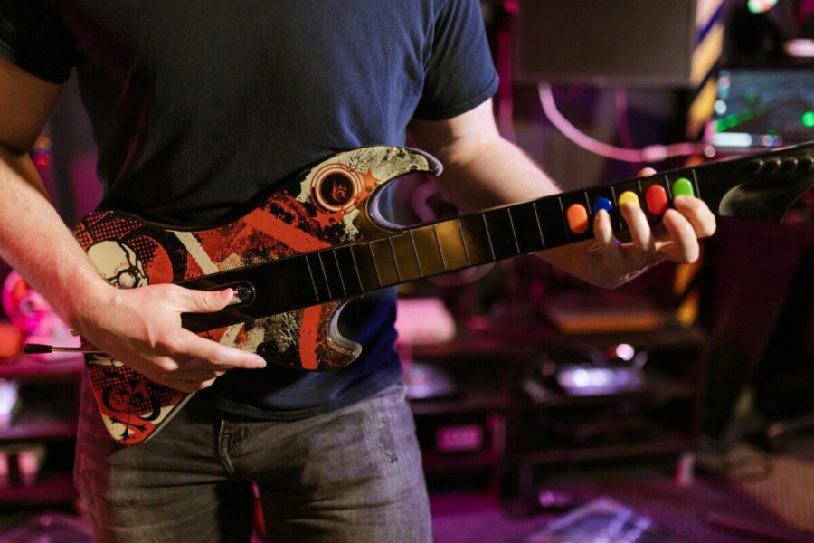 „Guitar Hero“ kūrėjai grįžta: „Stage Tour“ sieks sugrąžinti gitaros žaidimų aukso laikus