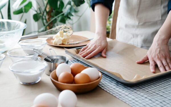 Desertas iš pieno ir kiaušinių: paprastas, bet labai įdomus būdas sukurti išskirtinį saldumyną