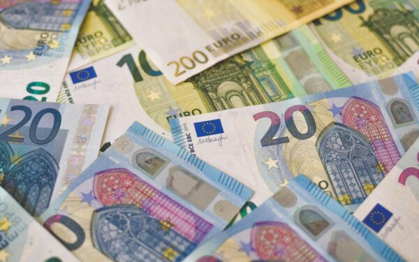 Lietuvos ekonomika pernai augo sparčiau: BVP pasiekė rekordą, bet ekspertai turi ir įspėjimą