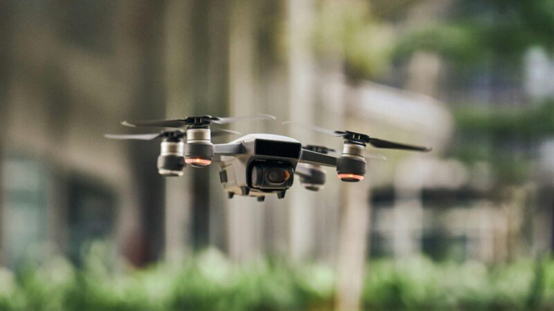 Šokiruojantis atradimas Ukrainoje: rusų „Lancet“ dronuose aptikta Vakarų technologijų, tačiau kaip jos ten atsidūrė?