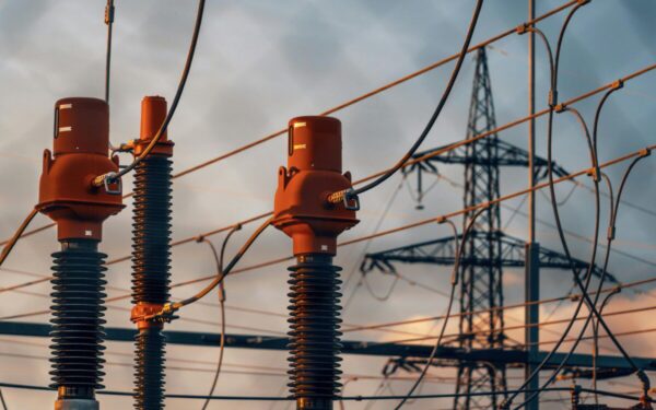 Elektros kainos pasiekė rekordines aukštumas, Lietuvoje fiksuojamas didžiausias vartojimas