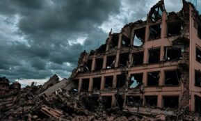 a very large building that has been destroyed