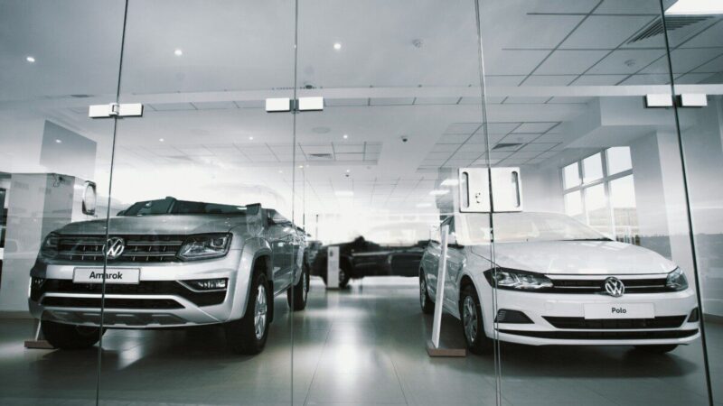 „Volkswagen” desperatiškai ieško milijardo: masinė vadovų kaita ir slaptas taupymo planas