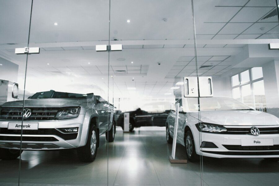 „Volkswagen” desperatiškai ieško milijardo: masinė vadovų kaita ir slaptas taupymo planas