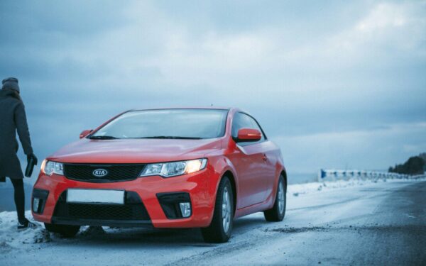 Bijote, kad elektromobilis neįveiks reikiamo atstumo? Ekspertai pasakė, kas svarbiausia žiemos metu