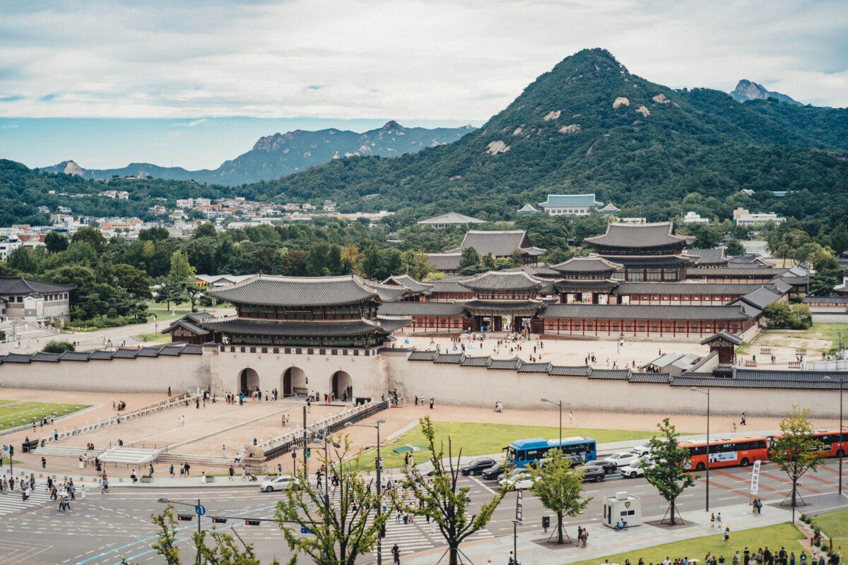 Skandalas Pietų Korėjoje: buvęs prezidentas Jun Suk Jolis 5 metams siunčiamas už grotų