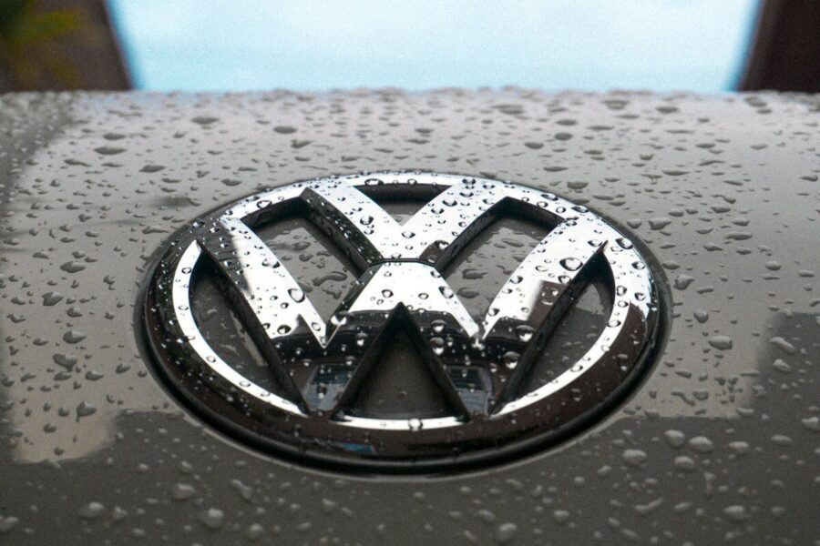 „Volkswagen“ pradeda skausmingą reformą: vadovai netenka postų, darbuotojai skatinami išeiti