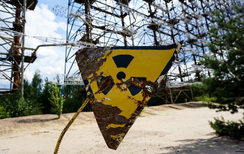 yellow and black bio hazard signage