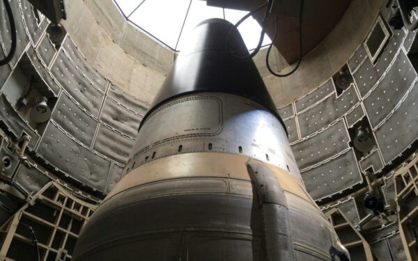 Ar Varšuva rimtai svarsto branduolinį ginklą? Nawrockio pareiškimas šokiravo politinę sceną