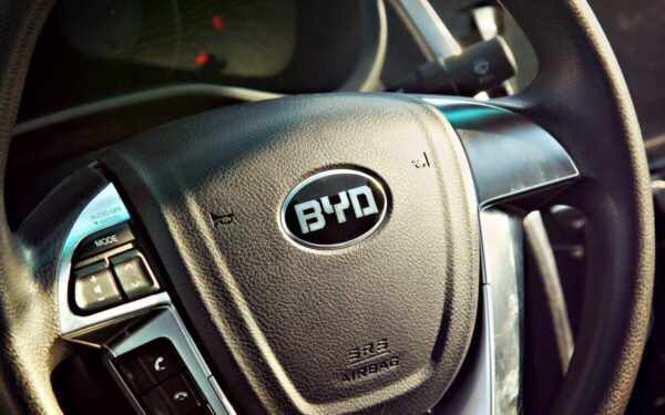 Kinai drebina automobilių rinką: naujasis BYD visureigis nustebins ne tik žema kaina, bet ir galimybėmis