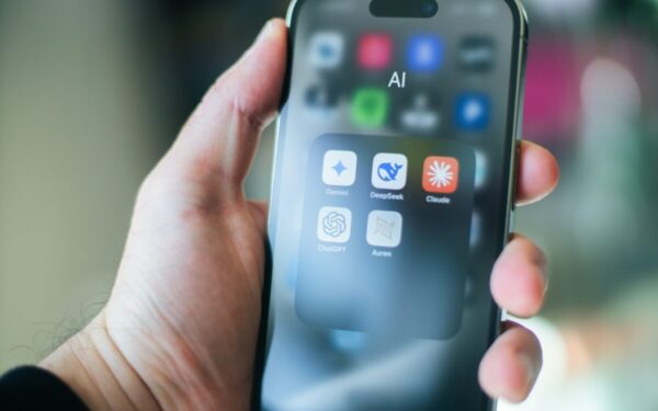 „Google“ stiprina DI pozicijas: „Gemini“ ruošiamas „macOS“ kompiuteriams