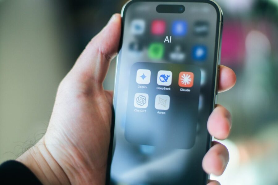 „Google“ stiprina DI pozicijas: „Gemini“ ruošiamas „macOS“ kompiuteriams