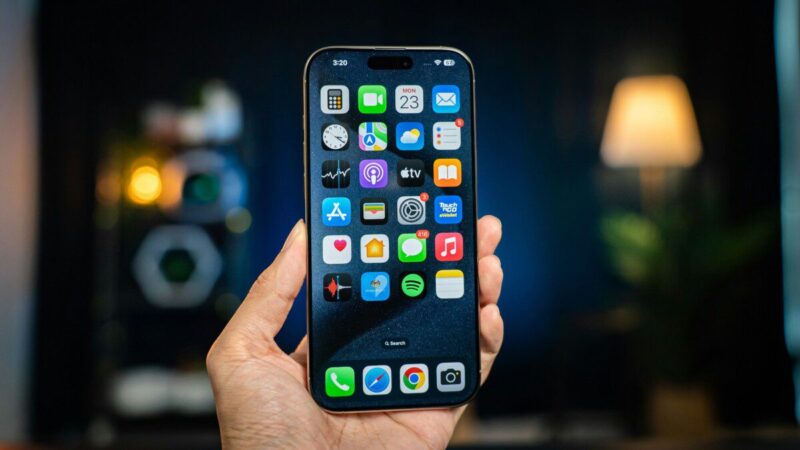 „Apple“ pagaliau pralenkė „Samsung“: paaiškėjo, kurie „iPhone“ modeliai yra patys populiariausi