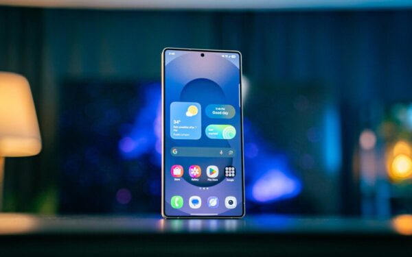 Pasiruoškite mokėti ženkliai daugiau: išmaniųjų telefonų kainos gali šauti į neregėtas aukštumas