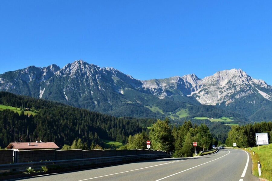 Žiemos atostogų pavojus, apie kurį niekas neįspėja: Austrijoje vairuotojai netikėtai lieka be teisių