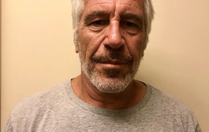 Seksualiniais nusikaltimais įtariamo milijardieriaus mirtis Niujorko kalėjime paskatino konspiracijos teorijas. EPA-ELTA nuotr.