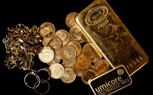 Investuotojų panika rinkose: auksas šauna į neregėtas aukštumas