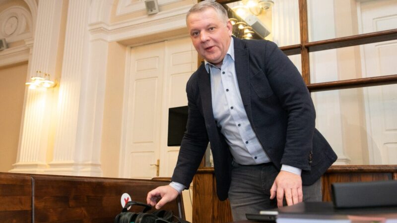 Masiulio teiginiai knygoje gali sukelti audrą: minimas Nausėdos prašymas dėl įdarbinimo