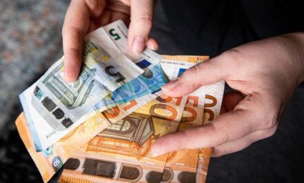 Grynieji pinigai. Mariaus Morkevičiaus (ELTA) nuotr.