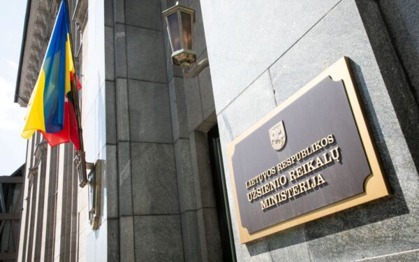 Lietuviai grįžta namo: šešerius metus iš eilės grįžtančiųjų daugiau nei išvykstančių