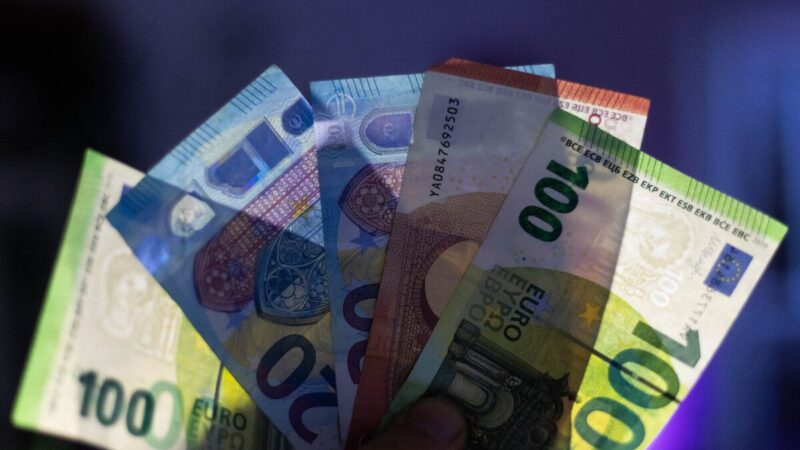 Masinis pasitraukimas iš pensijų fondų: kur dingo daugiau nei 4 mlrd. eurų?