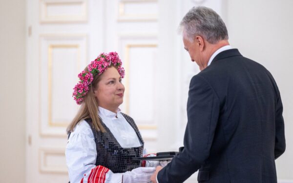 Nausėda apdovanos dešimtis Lietuvos ir užsienio piliečių už nuopelnus valstybei