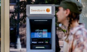 „Swedbank" bankomatas. ELTA / Andrius Ufartas nuotr.