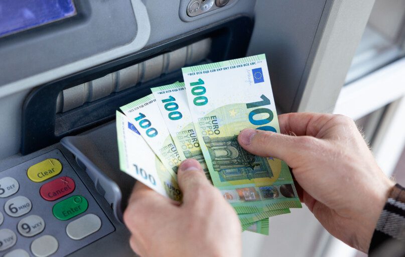 Bankomatas. ELTA / Andrius Ufartas nuotr.