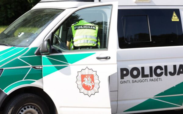 Policija skubiai ieško nukentėjusių: šie asmenys galėjo apgauti ir jus