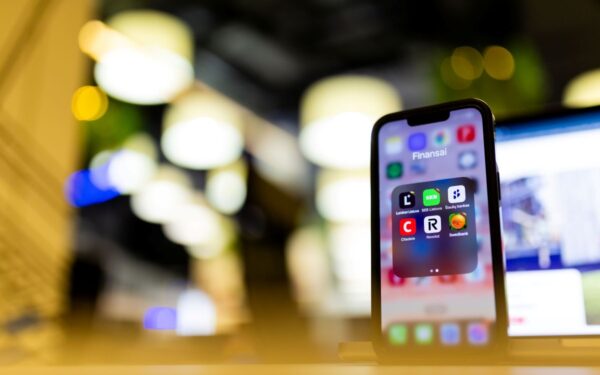 Nauja bankų sistema glumina gyventojus, apie kilusius iššūkius prakalbo ir bankų atstovai