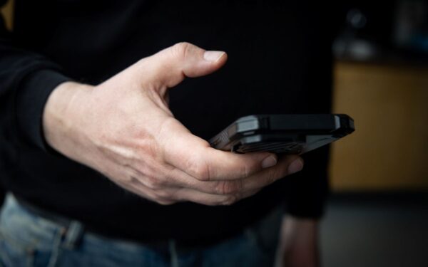 Apsimetė bankininkais ir pareigūnais: telefoninių sukčių grobis – milžiniškas