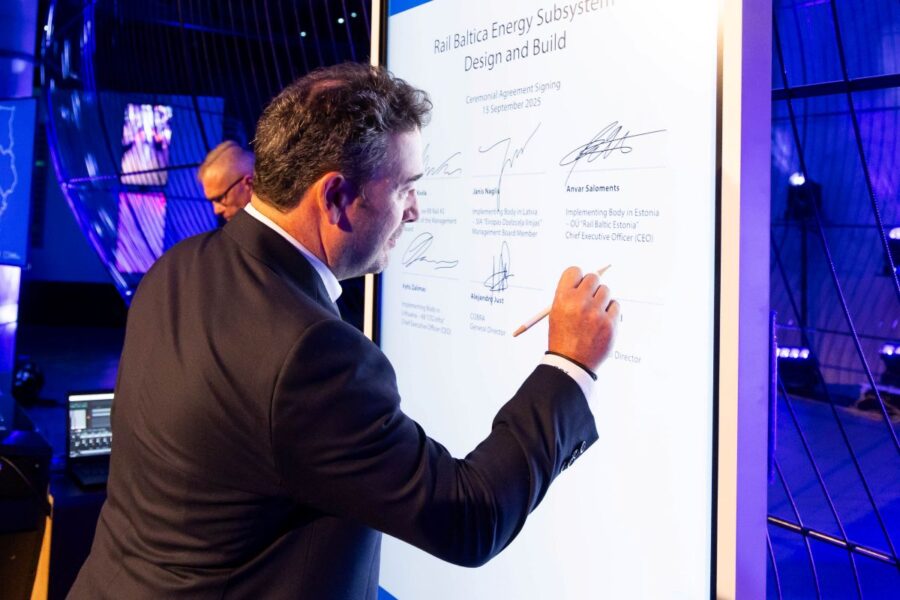 „Rail Baltica“ elektrifikacijos darbų visose trijose Baltijos šalyse sutarties pasirašymo ceremonija. ELTA / Dainius Labutis