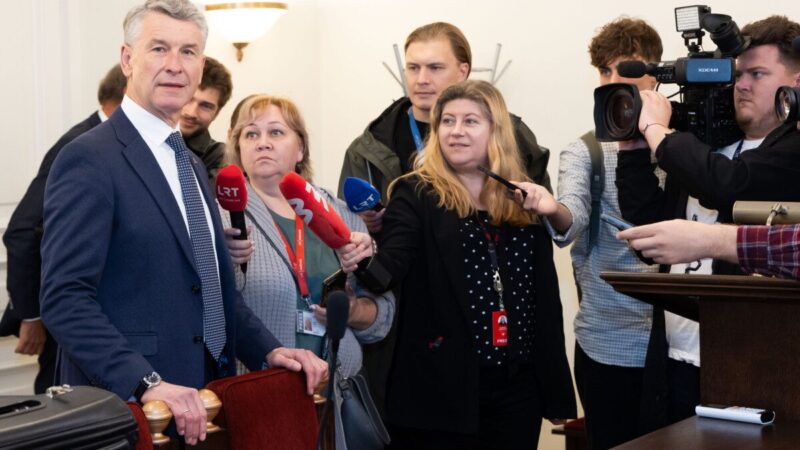 Dantų implantai už biudžeto pinigus: Rupšio byloje toliau apklausiami liudytojai