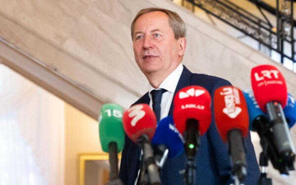 Kodėl sustabdytas Fico skrydis per Lietuvą į Maskvą? Aiškėja tikroji istorijos pusė