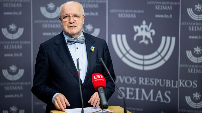 Masinis pasitraukimas iš fondų kelia klausimus, bet Olekas mato vieną aiškią naudą