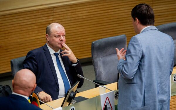 Šeima įtraukta į politinę kovą: Skvernelis kalba apie ribas, kurios, anot jo, jau peržengtos