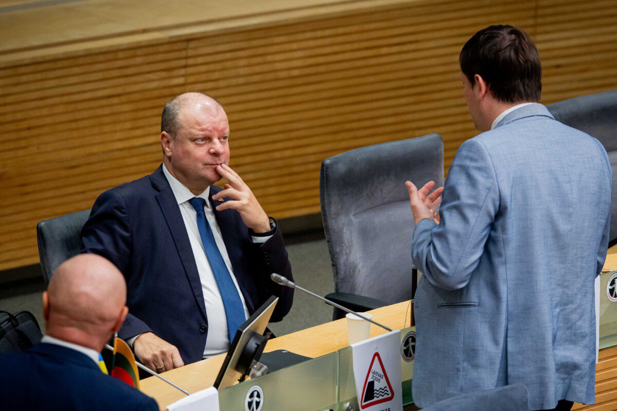 Šeima įtraukta į politinę kovą: Skvernelis kalba apie ribas, kurios, anot jo, jau peržengtos