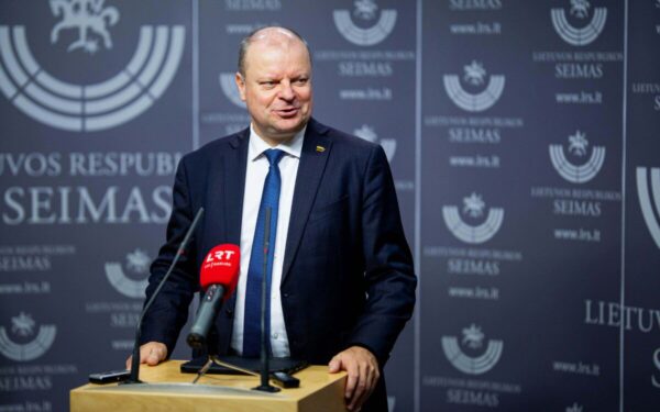 Įspėjimas iš Skvernelio: artėjame prie situacijos, kai Lietuvą teks ginti mums patiems